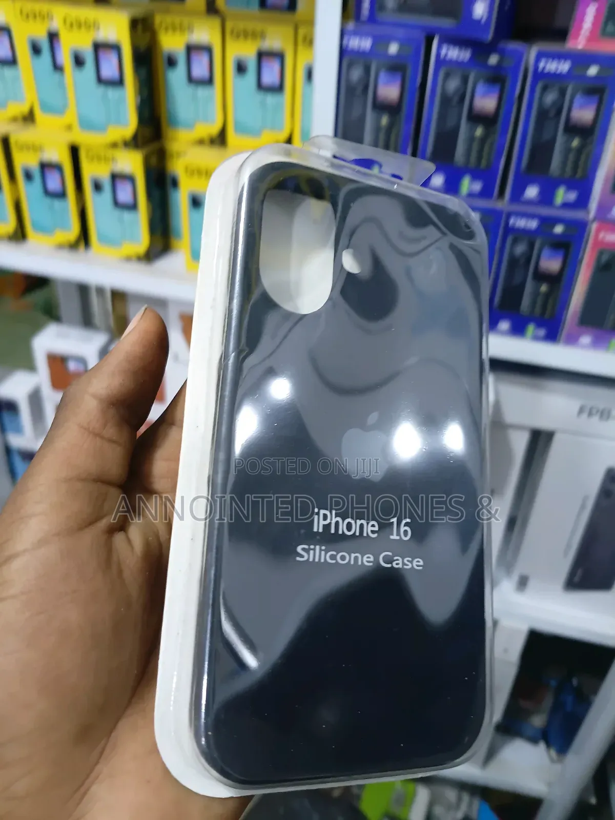 iPhone 16 Pouch