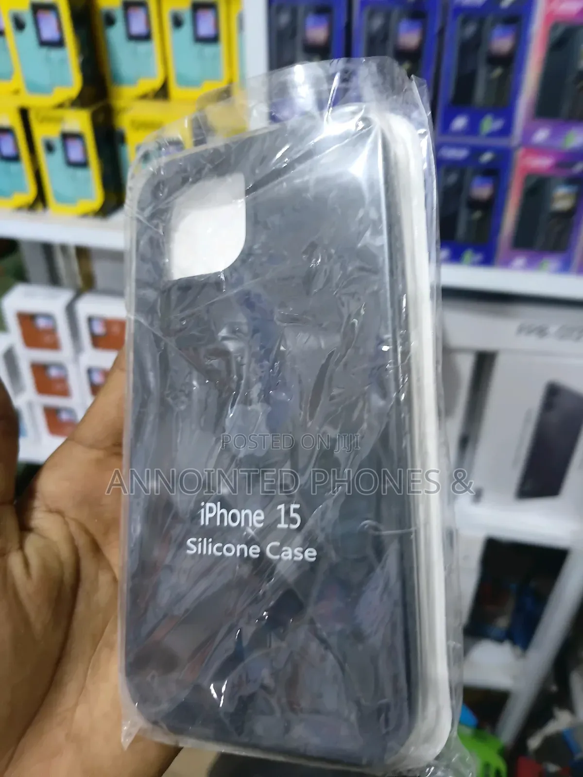 iPhone 15 Pouch