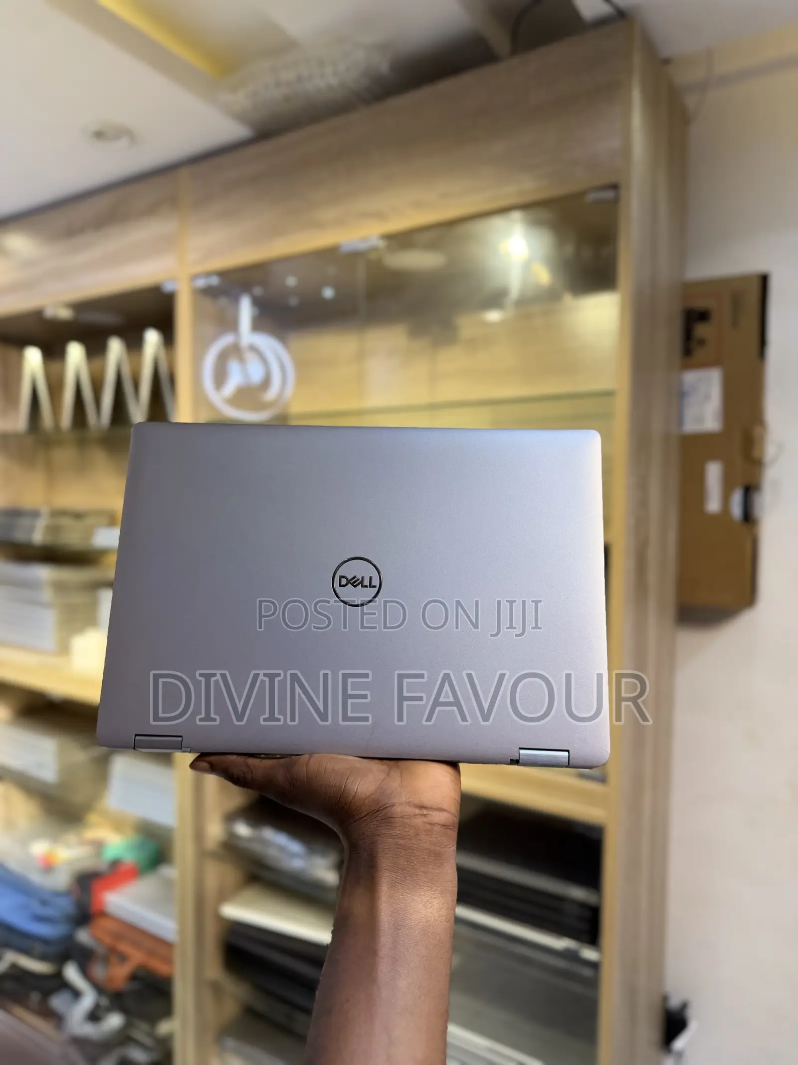 Laptop Dell Latitude 5320 2-in-1 16GB Intel Core i7 SSD 512GB