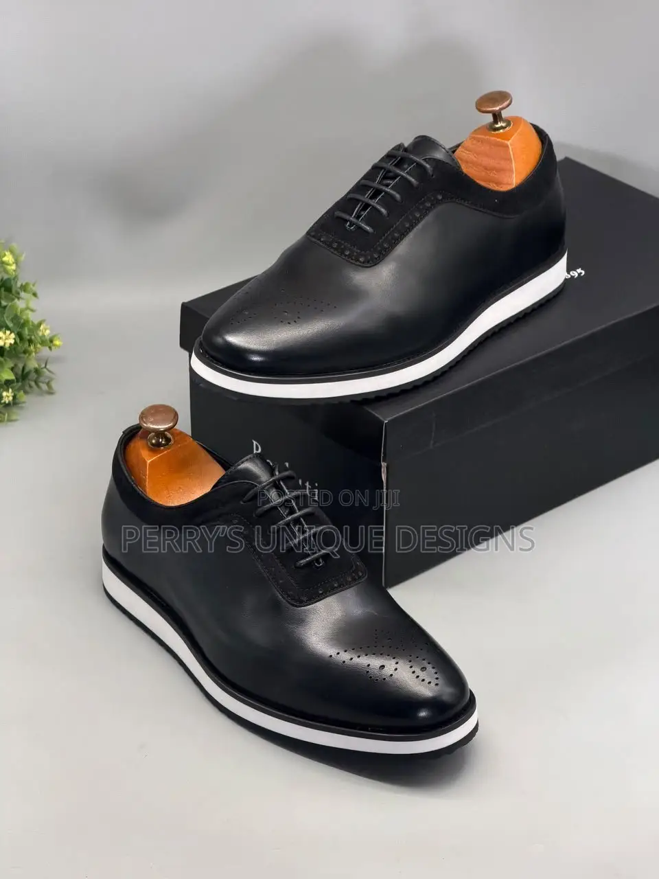 Smart-Casual Men's Dress Sneakers – Black Leather & Suede