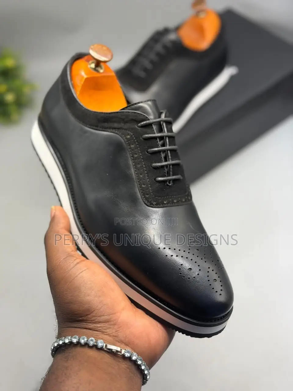 Smart-Casual Men's Dress Sneakers – Black Leather & Suede