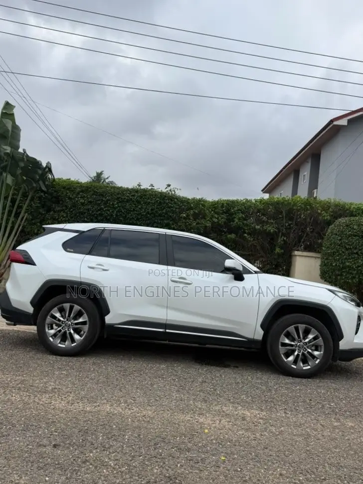 Toyota RAV4 2024 White