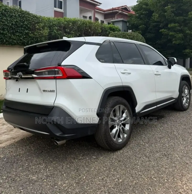 Toyota RAV4 2024 White