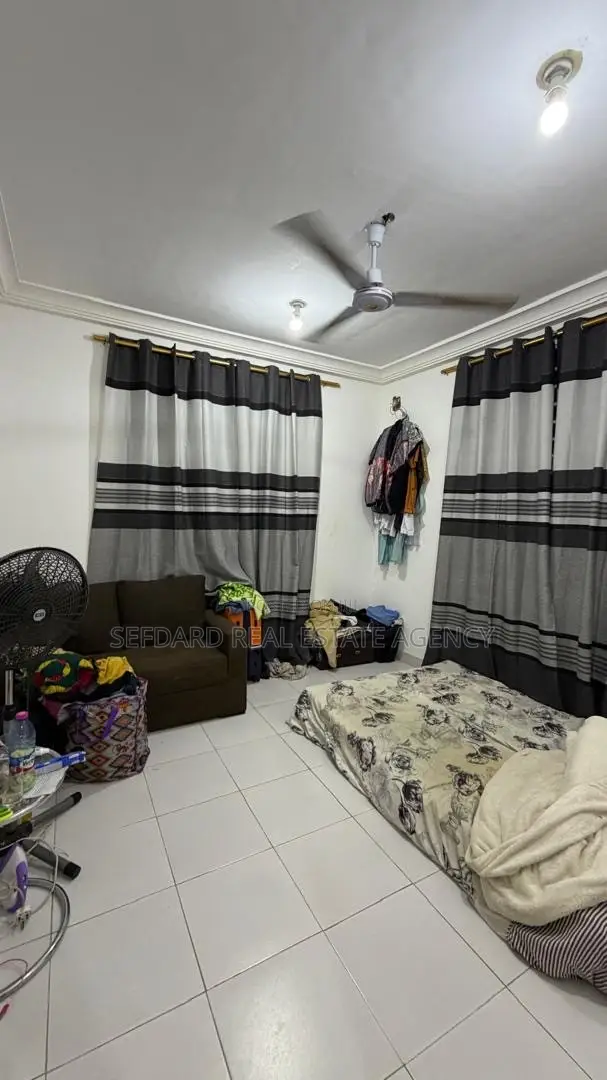 Furnished 6bdrm House in Sefdard Properties, Amasaman for sale