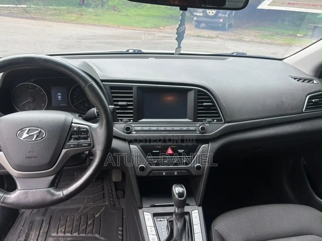Hyundai Elantra Limited Sedan FWD (2.0L 4cyl 6A) 2017 Red