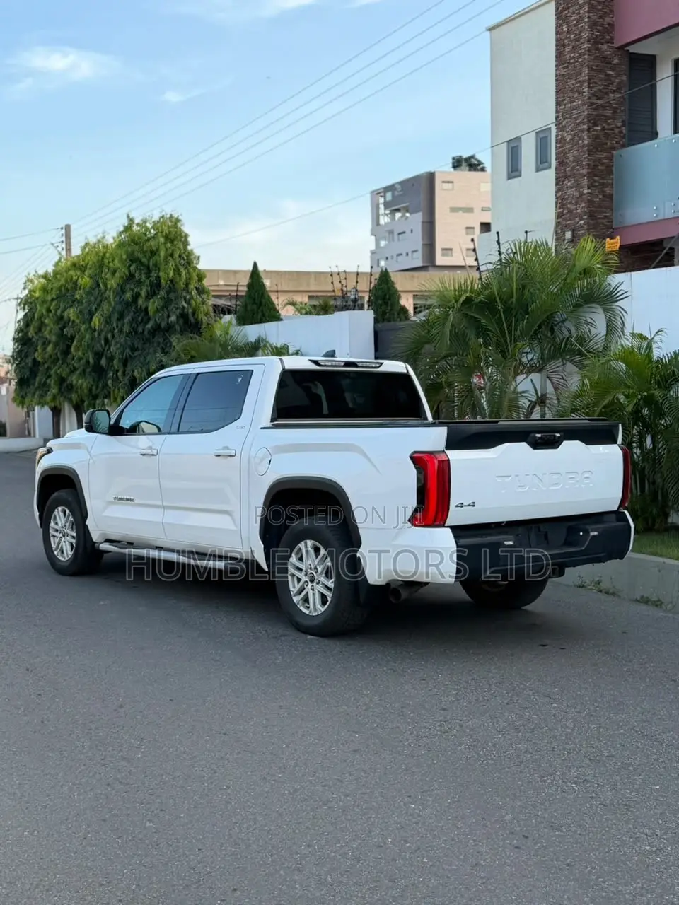 Toyota Tundra 2023 White