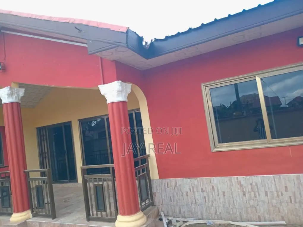 3bdrm Apartment in Jay Real Estate., Kasoa for rent