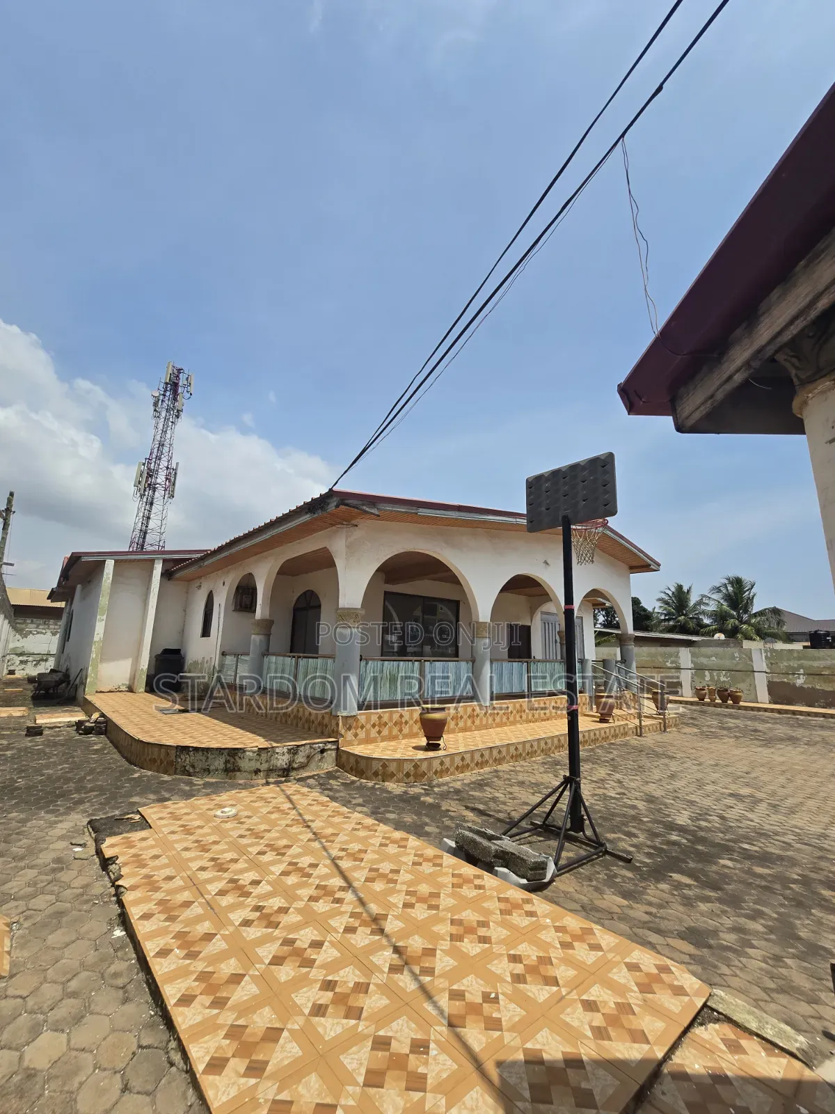 4bdrm House in Baatsona Spintex for sale