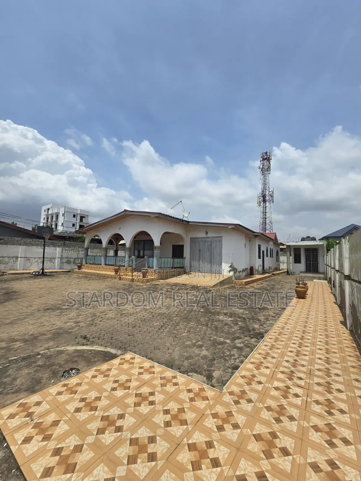 4bdrm House in Baatsona Spintex for sale
