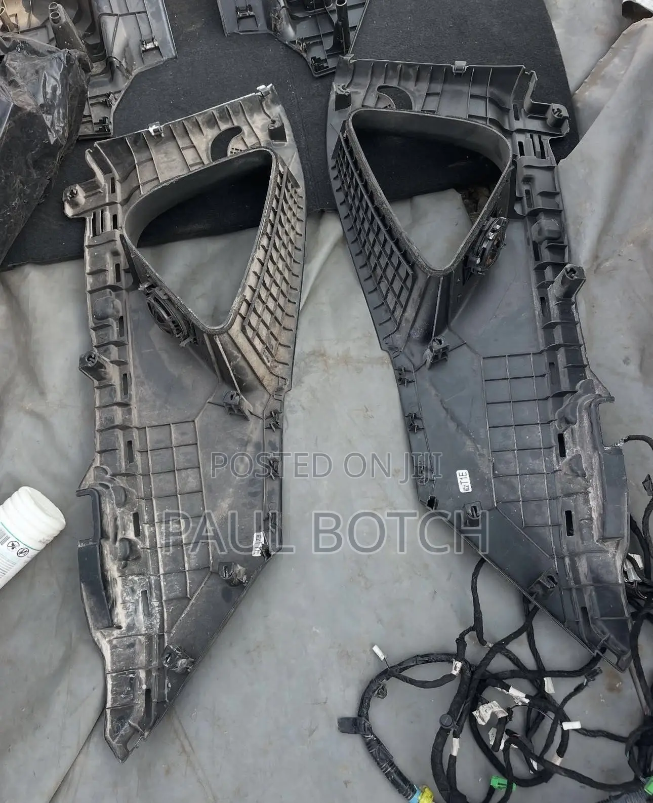 2019,2020,2021,2022,2023,2024 Acura RDX Upper Quarter Trim Panels