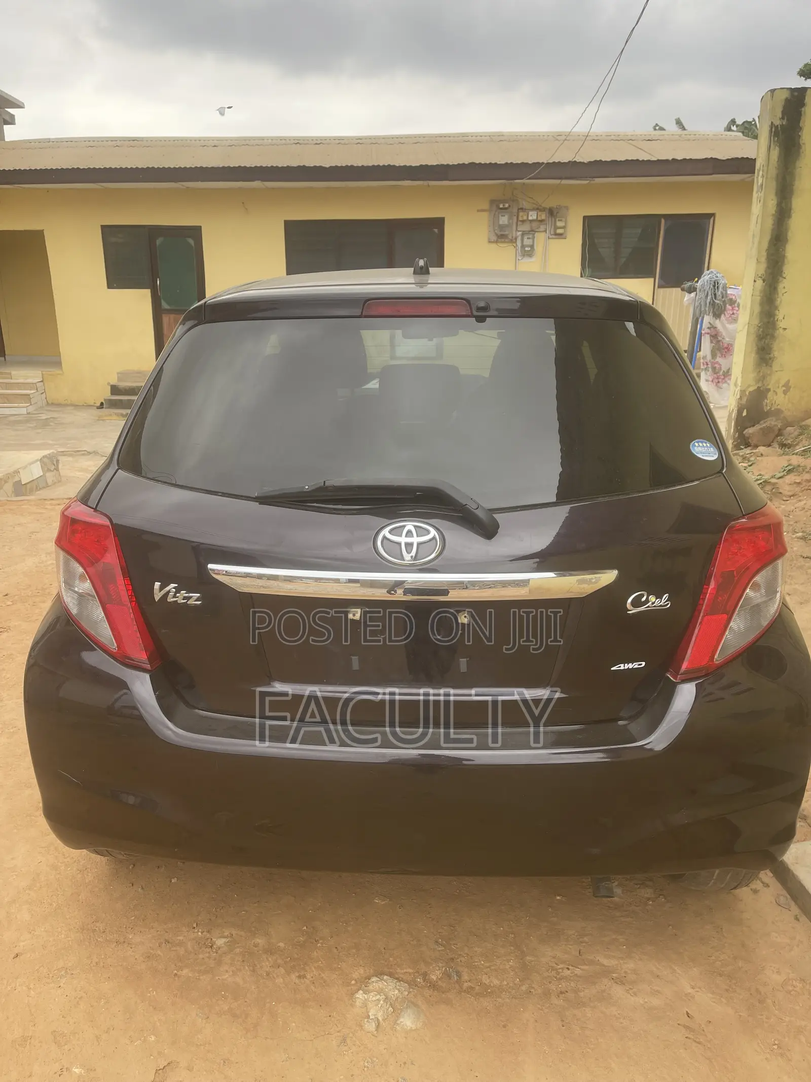 Toyota Vitz 1.3 AWD 5dr 2014 Burgundy