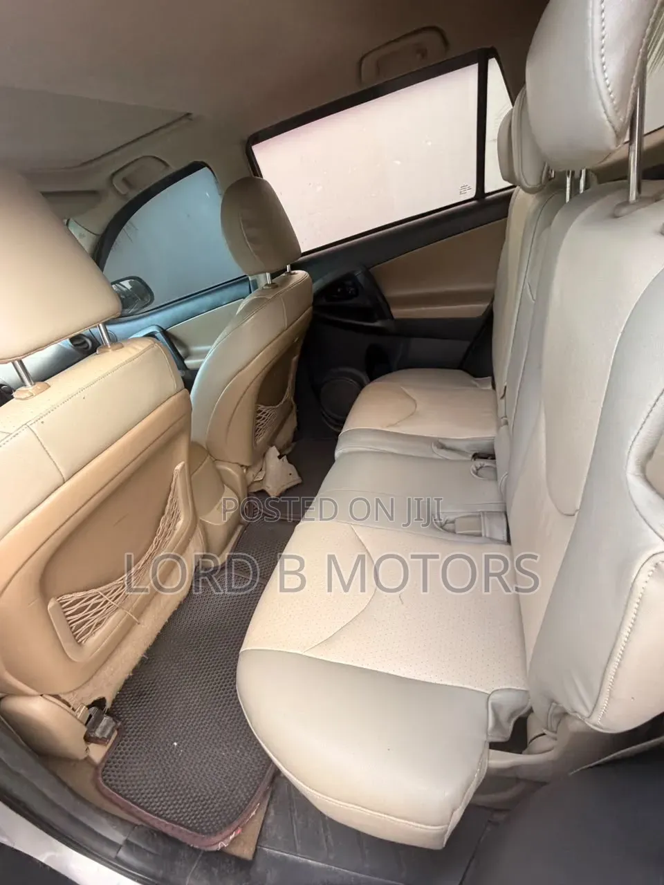 Toyota RAV4 2011 Silver