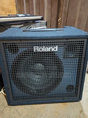 Roland KC-600 Keyboard Combo for Rent