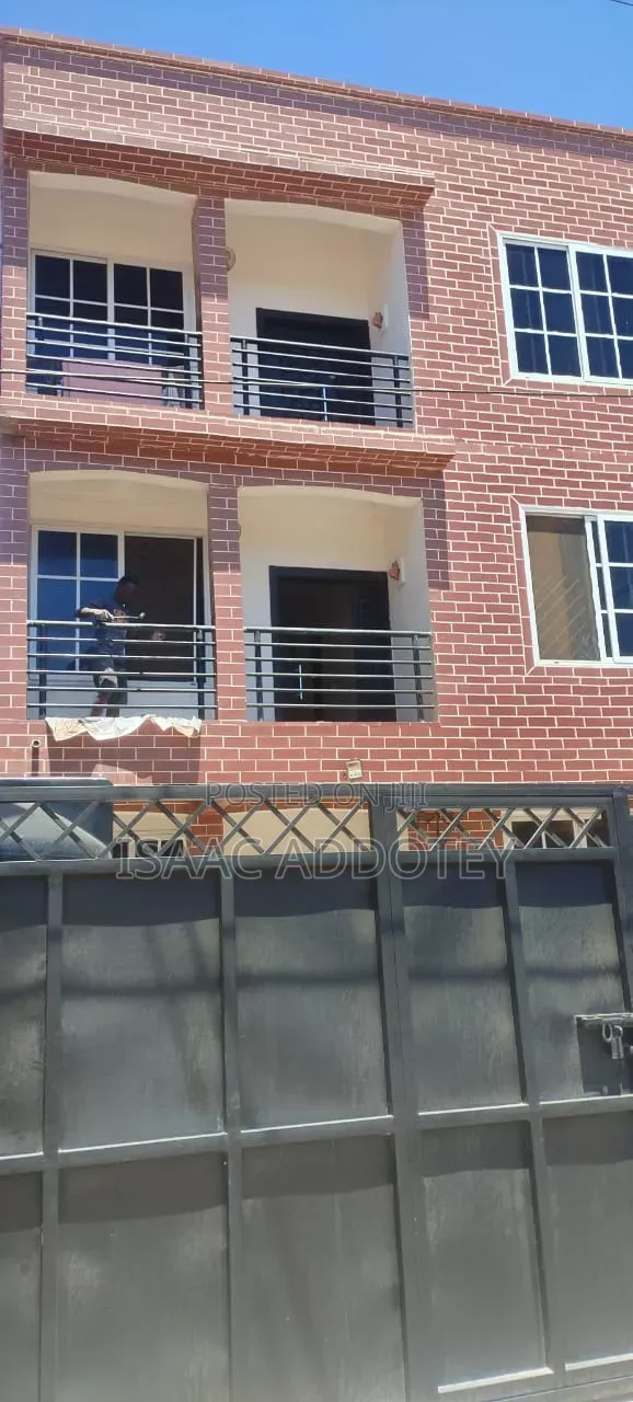 3bdrm Apartment in Lashibi Transforma, Baatsona Total for rent