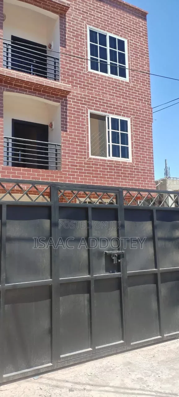 3bdrm Apartment in Lashibi Transforma, Baatsona Total for rent