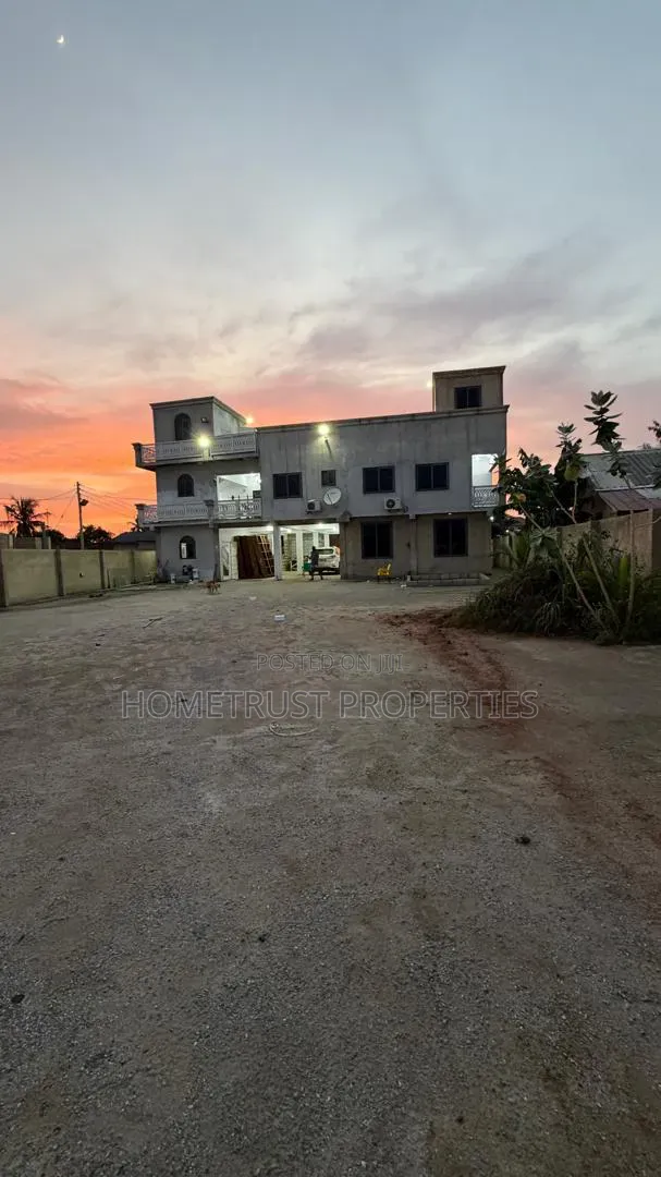 6bdrm Duplex in Adjen Kotoku, Amasaman for sale