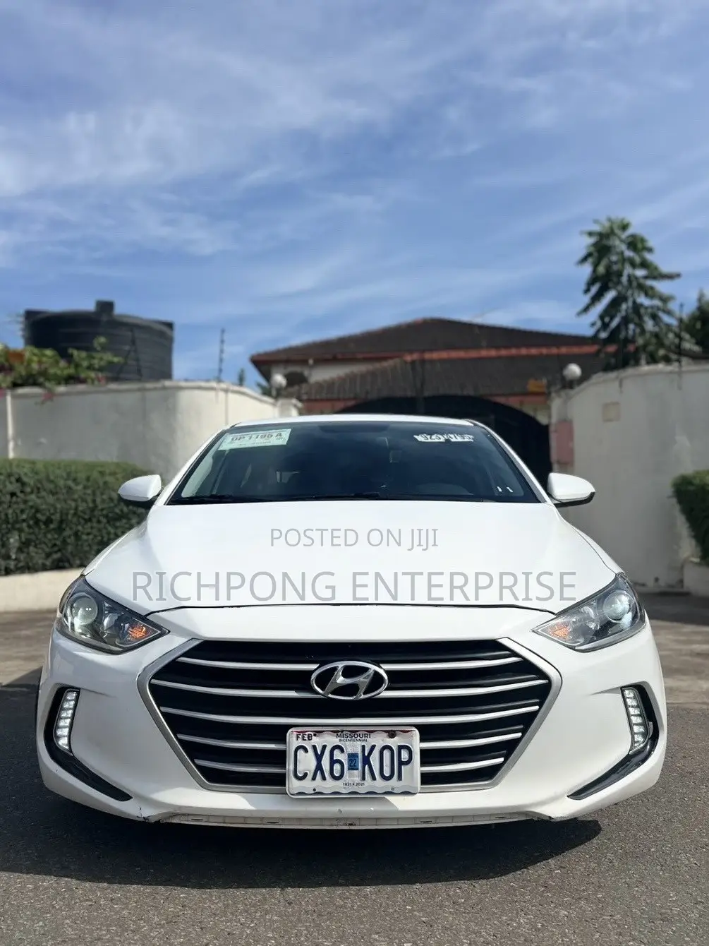 Hyundai Elantra SE Sedan FWD (2.0L 4cyl 6M) 2017 White