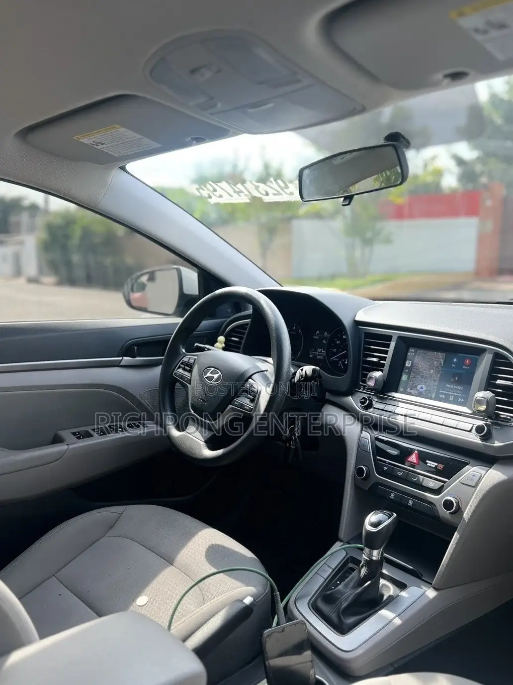 Hyundai Elantra SE Sedan FWD (2.0L 4cyl 6M) 2017 White