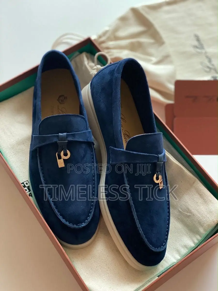 Men Solid Shoe