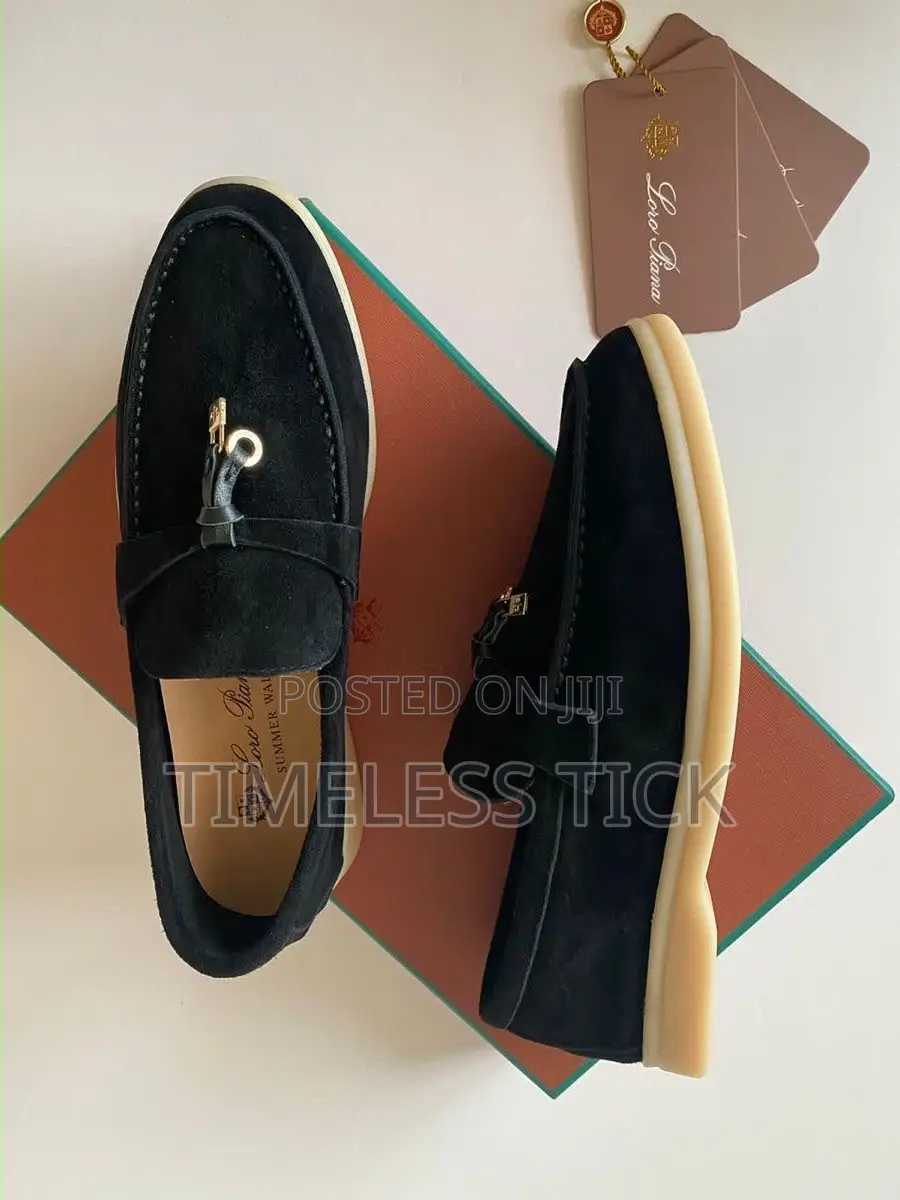 Men Solid Shoe