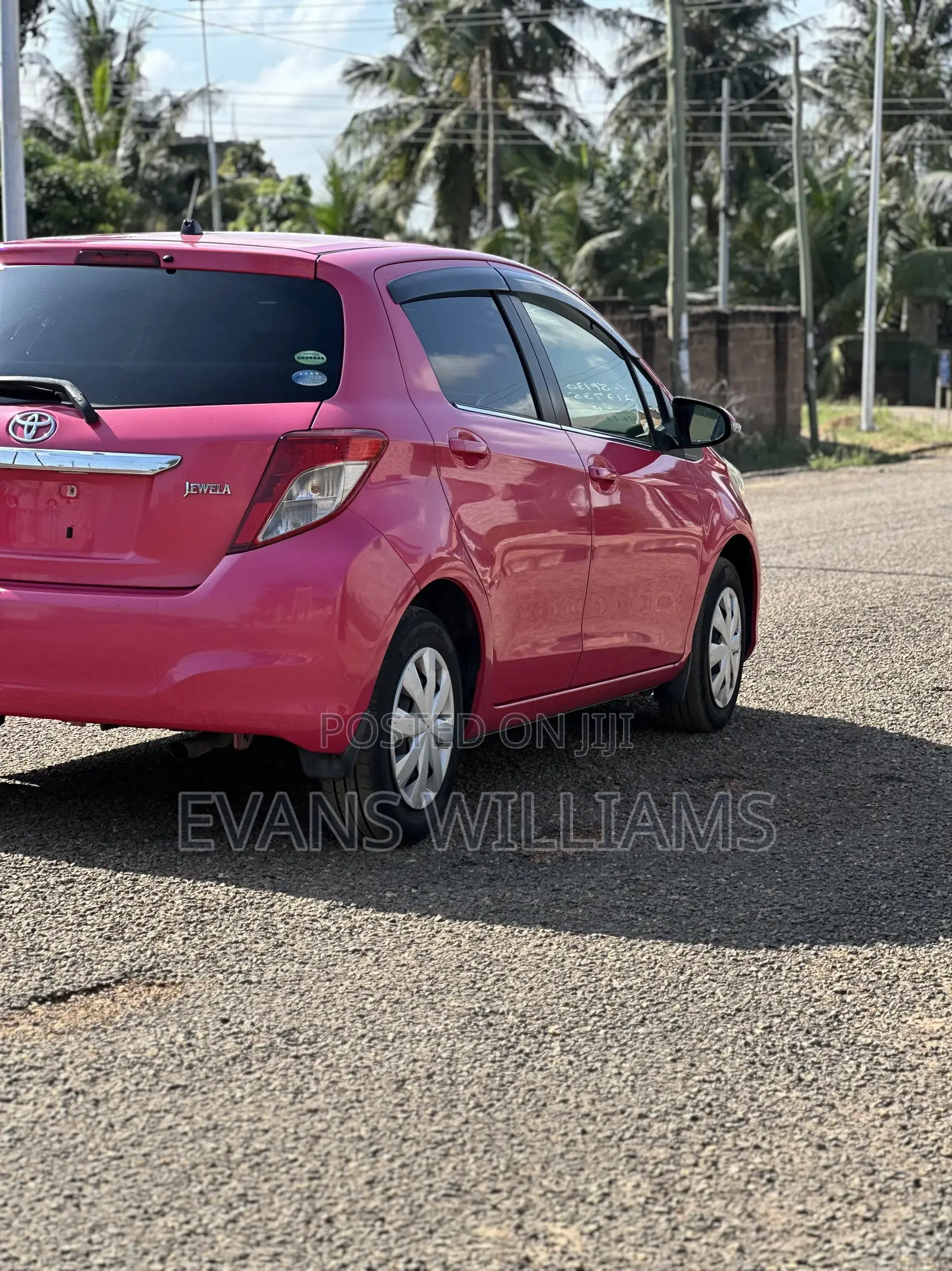 Toyota Vitz 1.3 FWD 5dr 2013 Pink