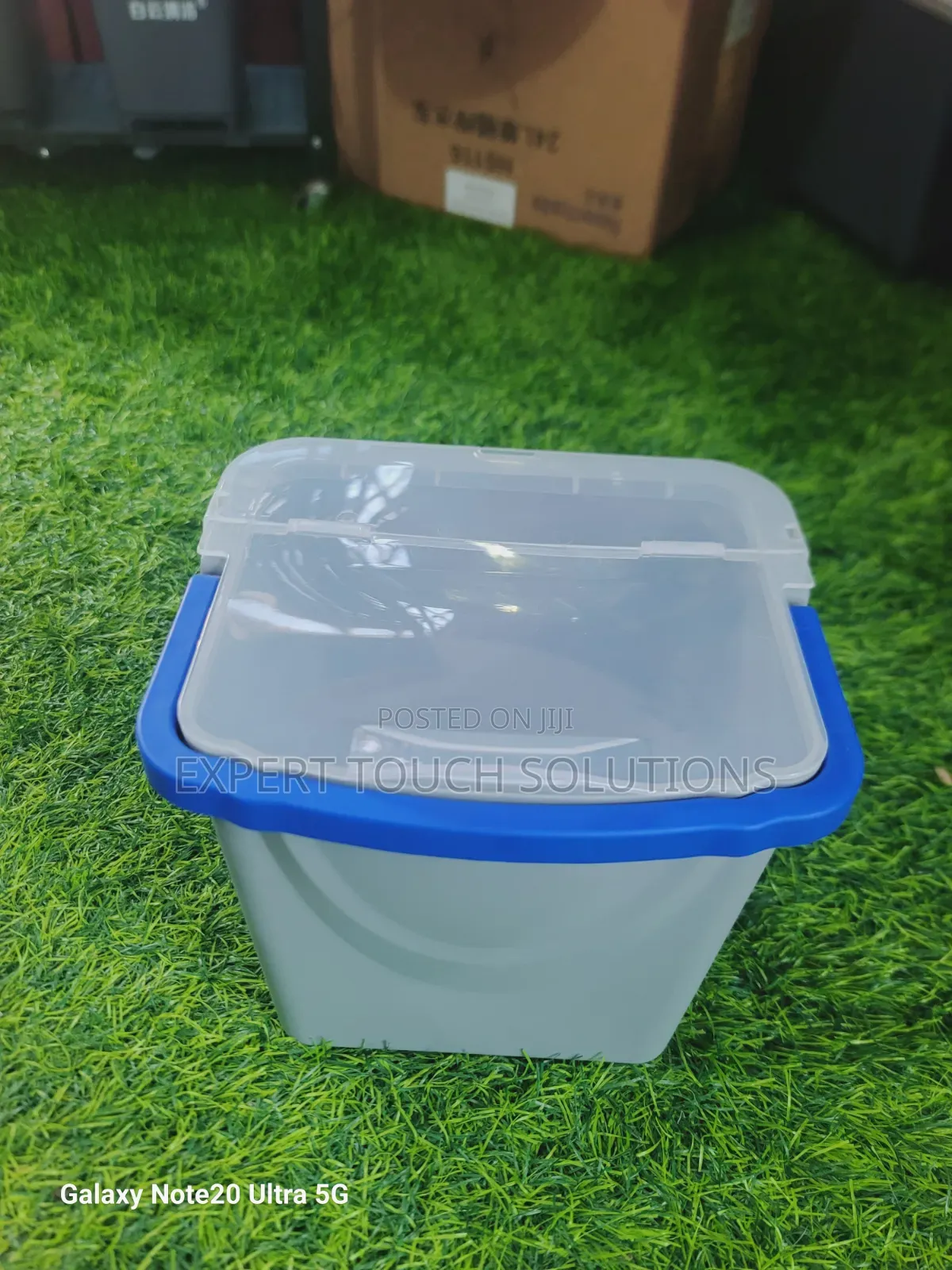 Bucket With Cover
