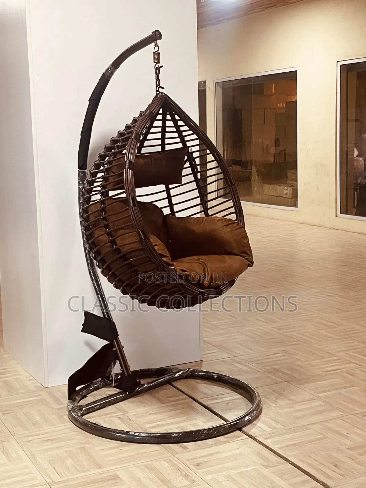 Luxury Indoor/Outdoor Hanging Egg Swing Chair With Heavy-Duty Stand