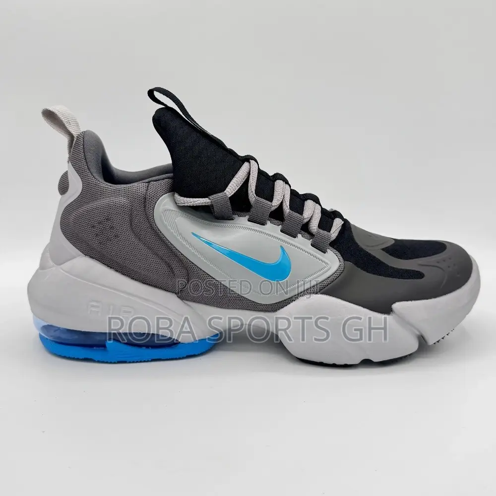 Nike Air Max Alpha Savage Sneakers