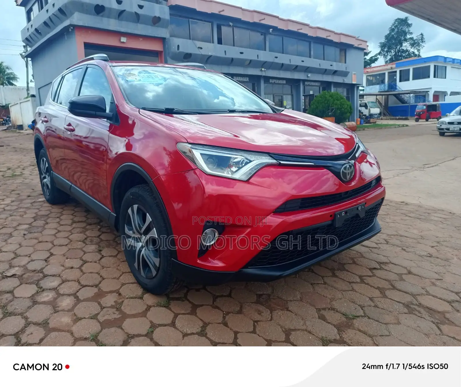 Toyota RAV4 LE AWD (2.5L 4cyl 6A) 2017 Red