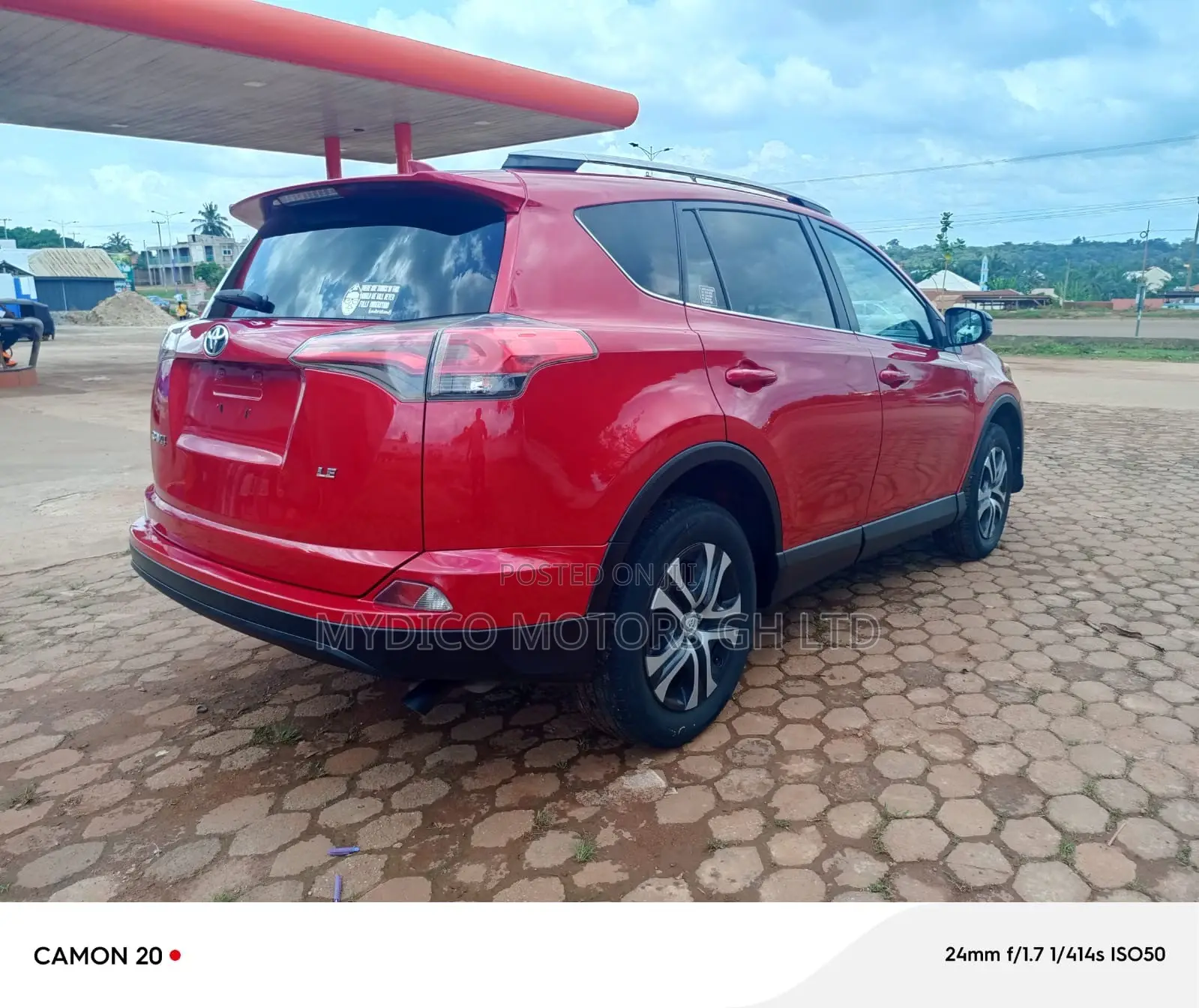 Toyota RAV4 LE AWD (2.5L 4cyl 6A) 2017 Red