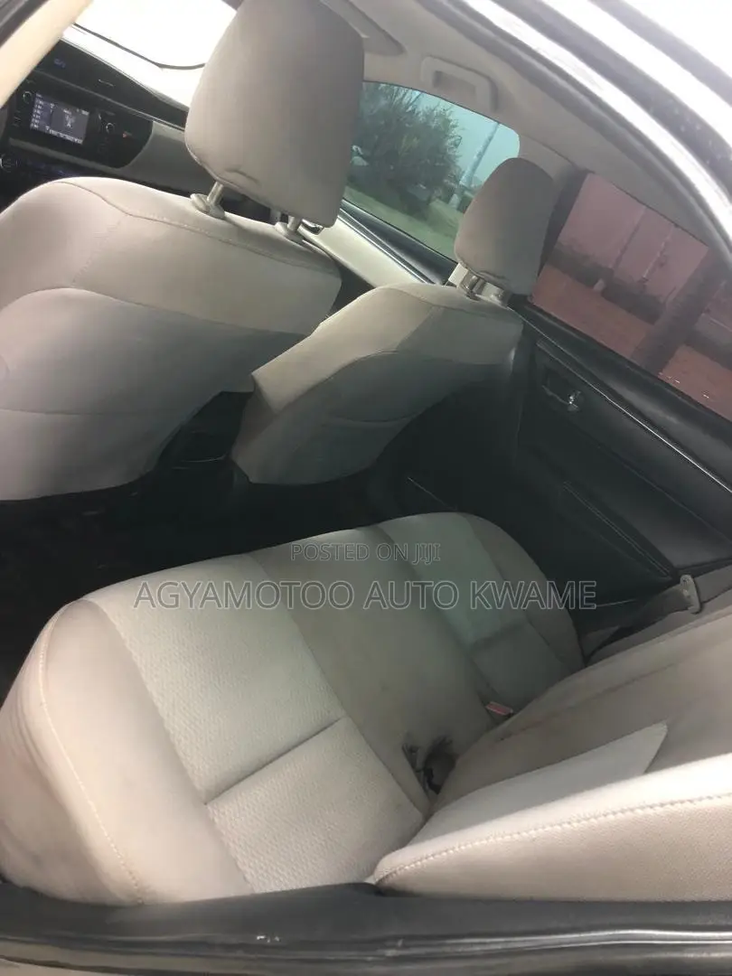 Toyota Corolla LE 4dr Sedan (1.8L 4cyl CVT) 2016 Gray