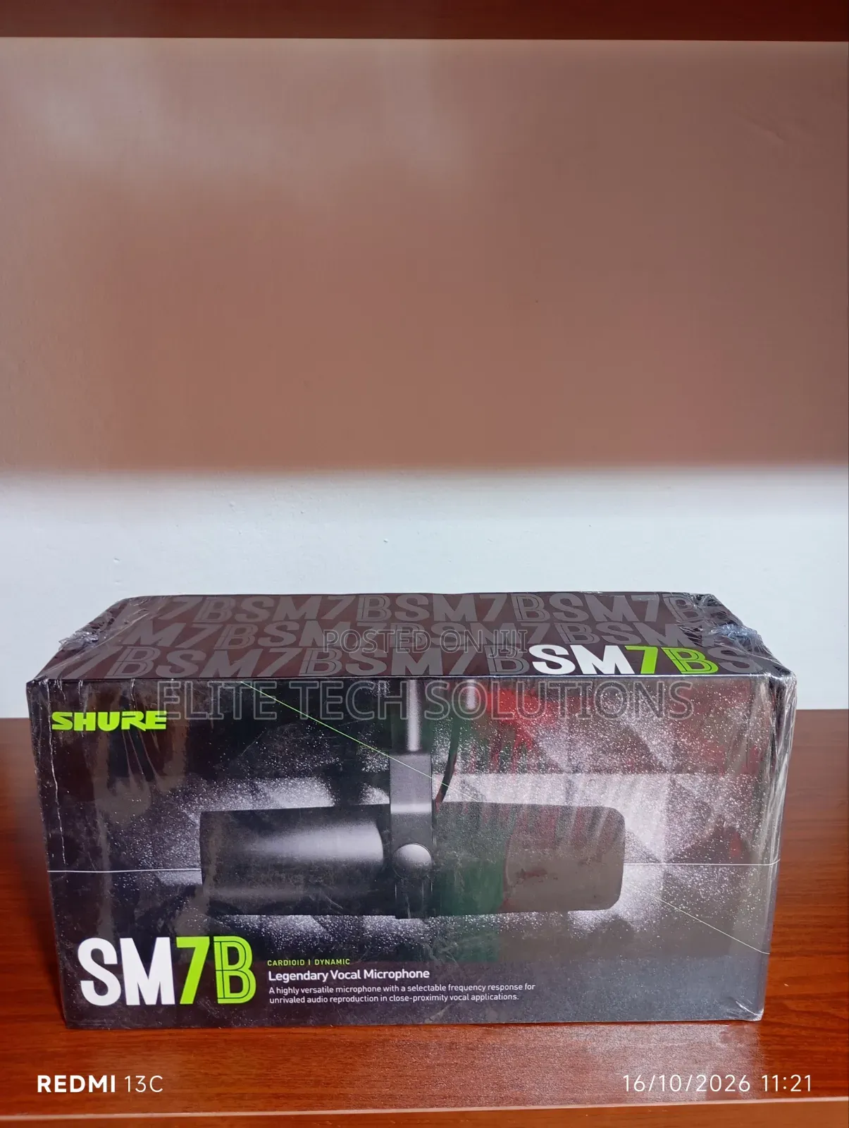 Shure SM7B Professional Dynamic Vocal Microphone