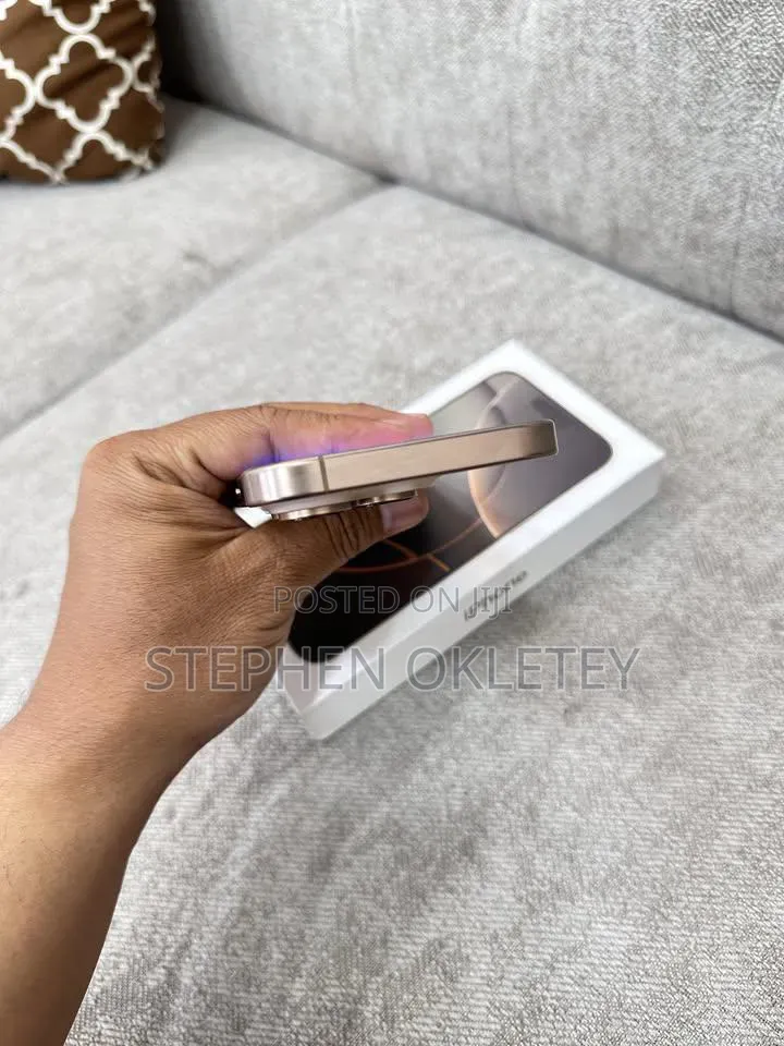 New Apple iPhone 16 Pro Max 256 GB Gold