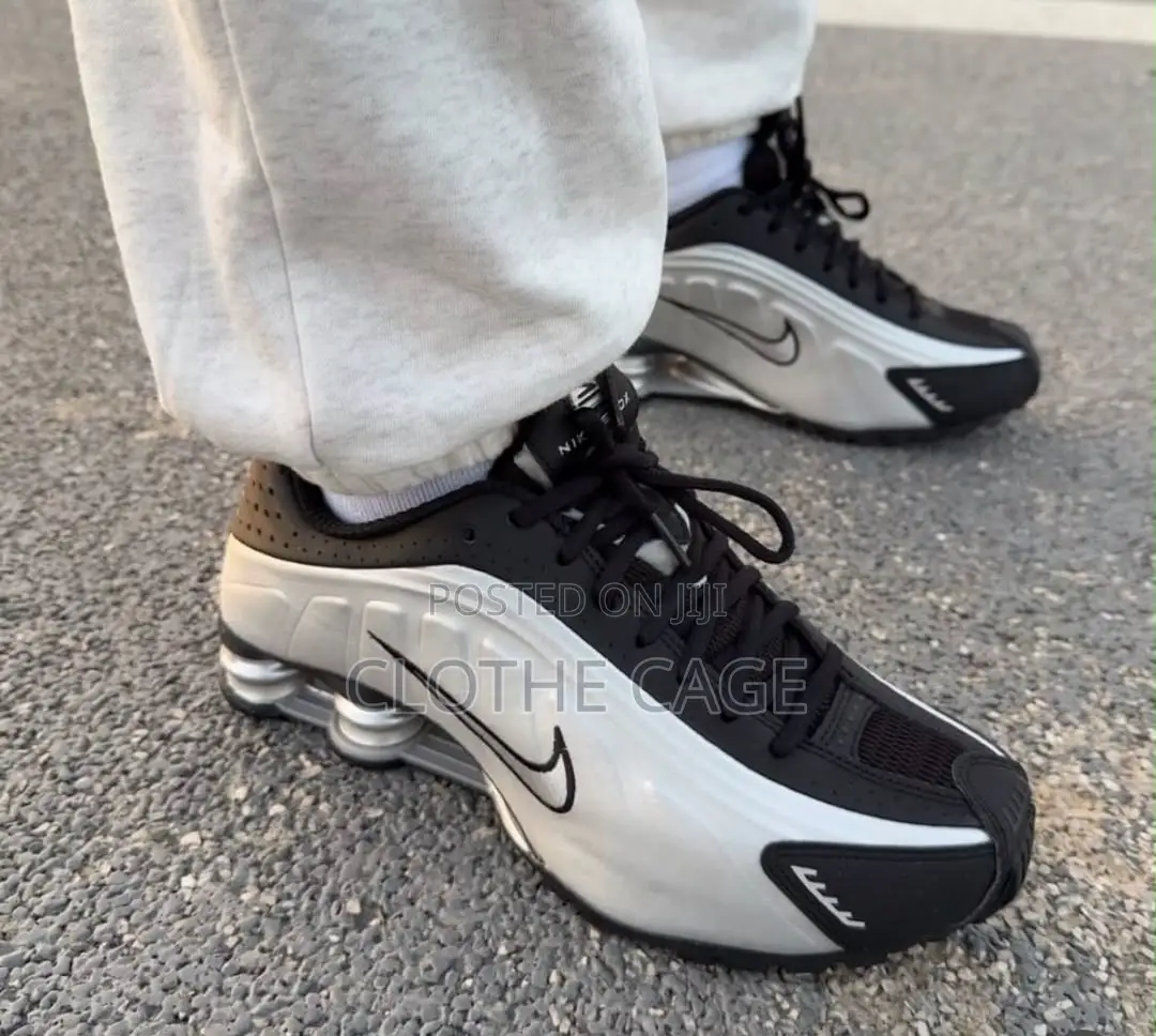 Nike Shox R4