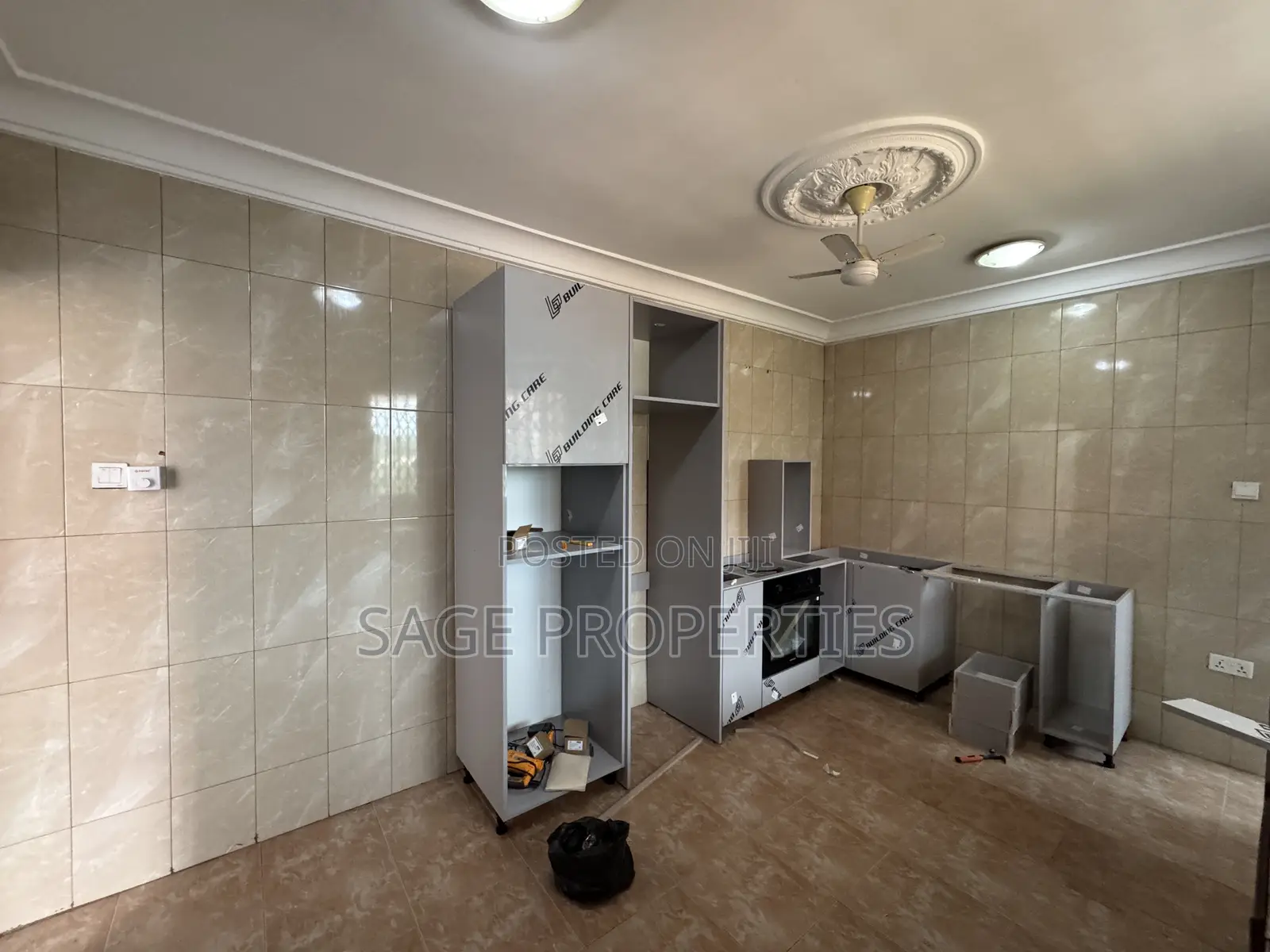 3bdrm Apartment in American House for rent