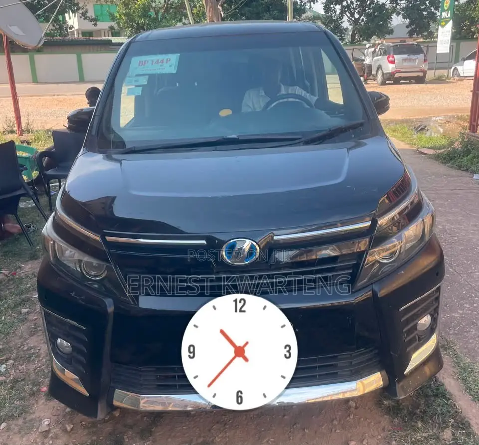 Toyota Voxy 2017 Black