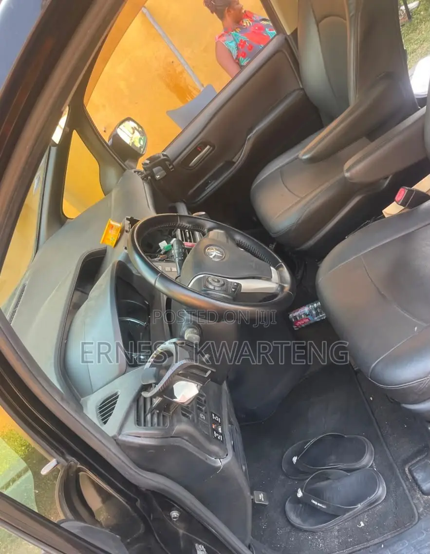 Toyota Voxy 2017 Black
