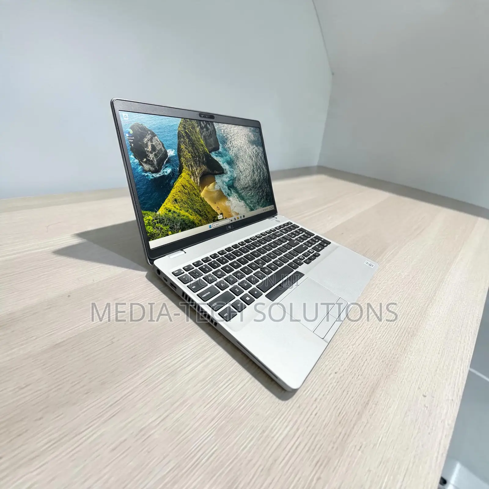 Laptop Dell Precision 3550 16GB Intel Core i5 SSD 256GB