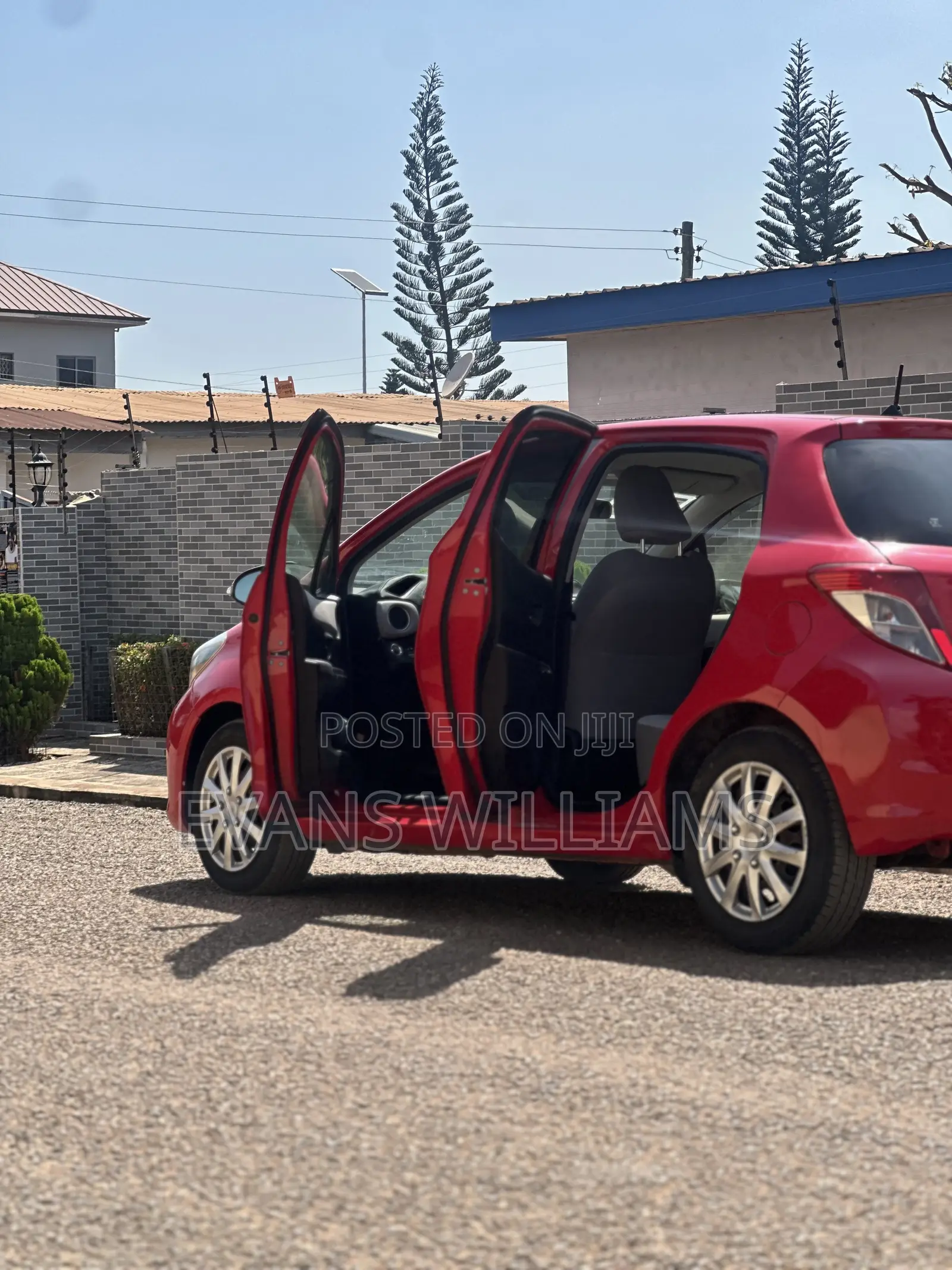 Toyota Vitz 1.3 FWD 5dr 2014 Red
