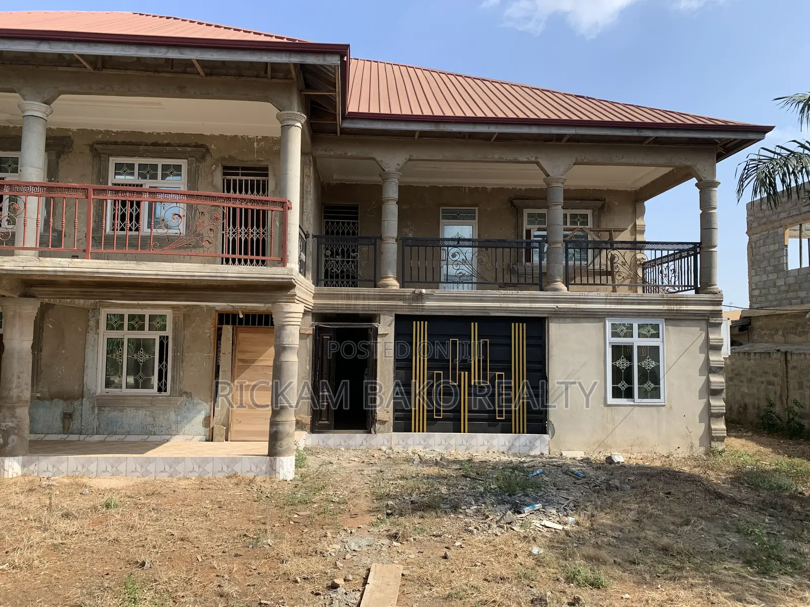 6bdrm Duplex in Tema Metropolitan for rent