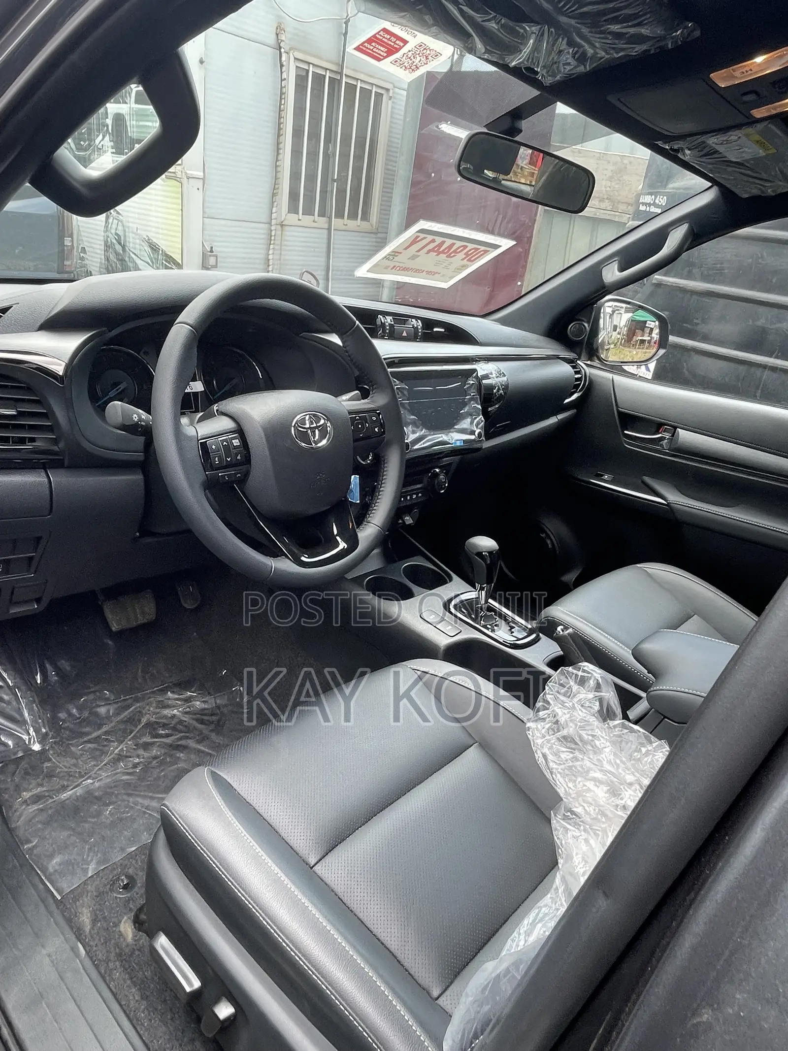 New Toyota Hilux 2023 Black