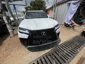 Lexus LX 600 2023 White