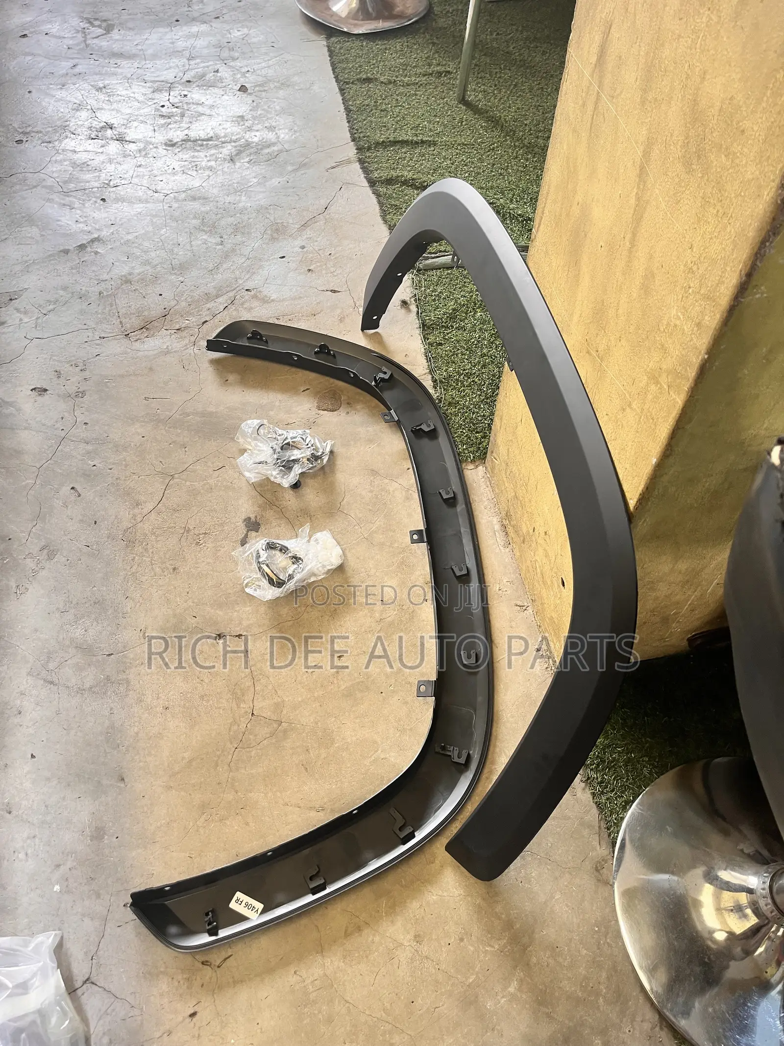 Toyota Tacoma 2023, 2024 Fender Mouldings Front