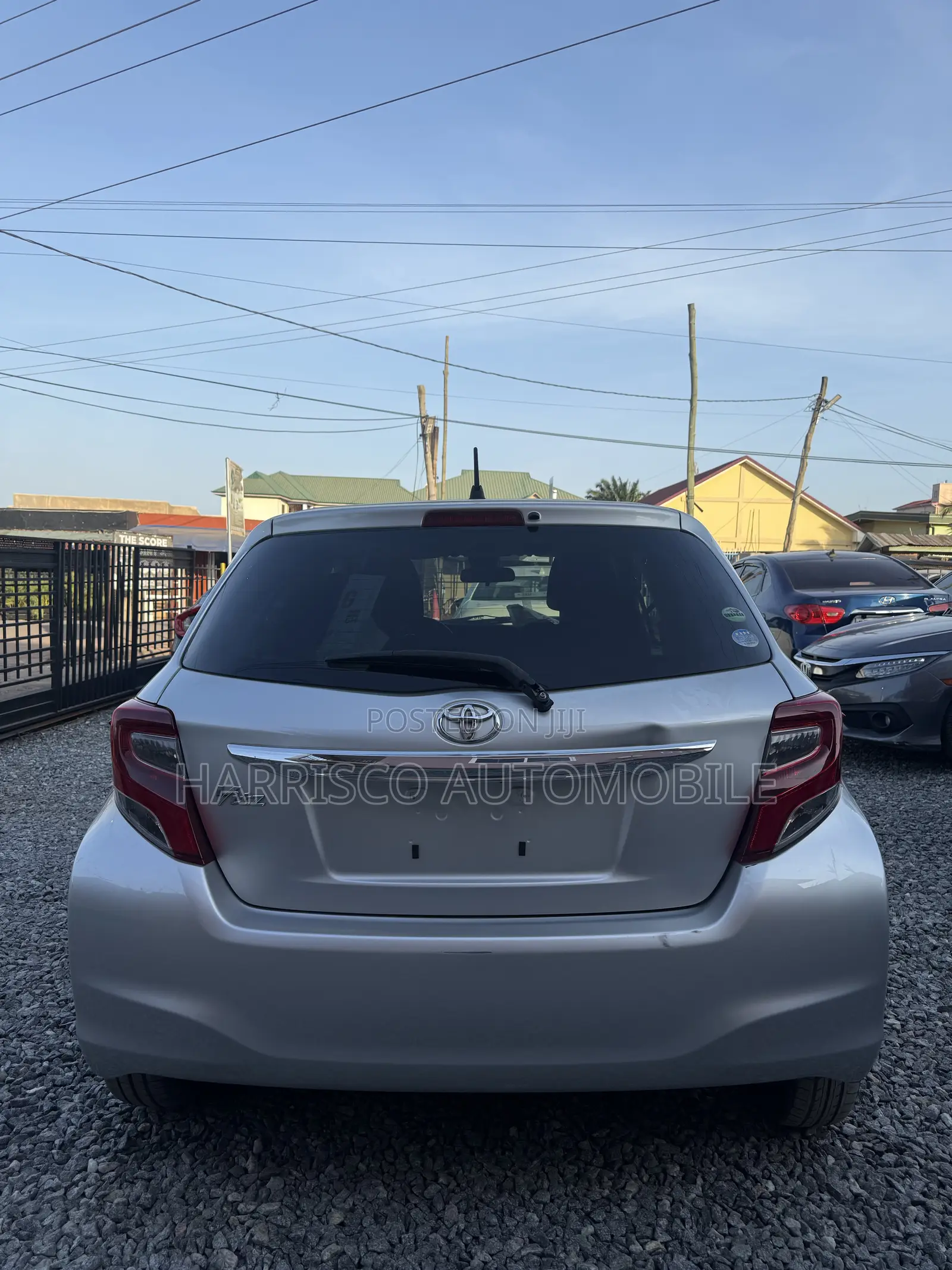 Toyota Vitz 1.0 FWD 3dr 2015 Silver