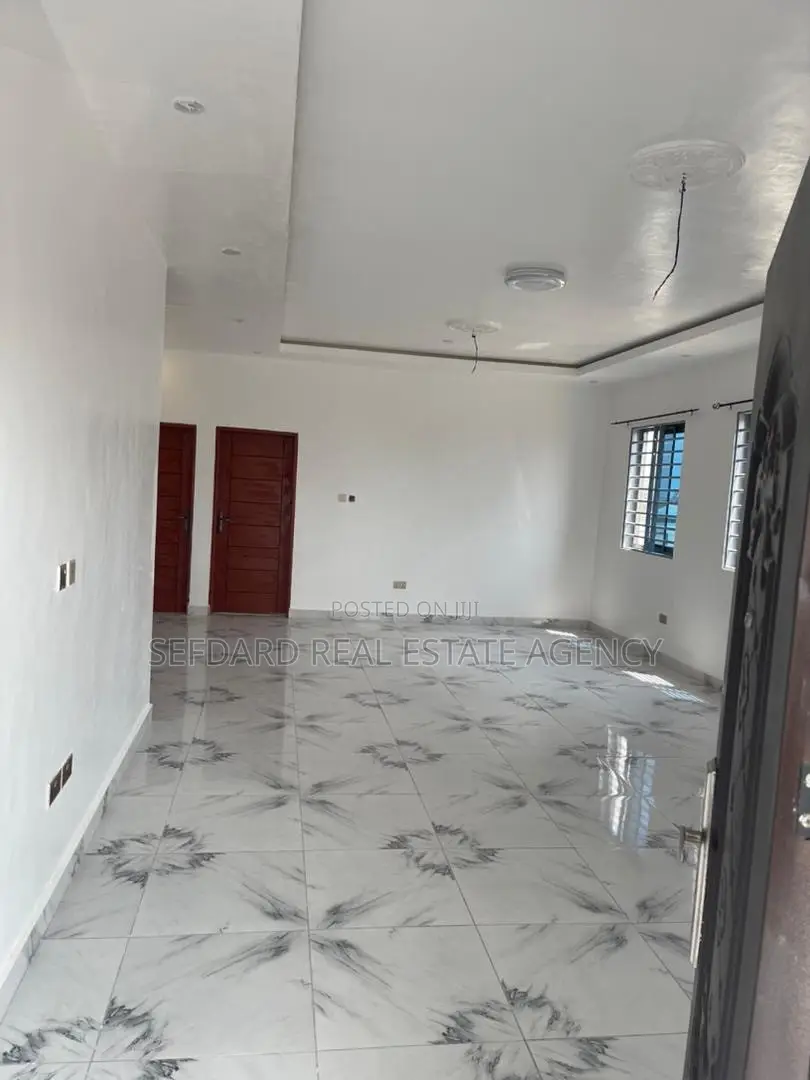4bdrm House in Sefdard Properties, Amasaman for sale