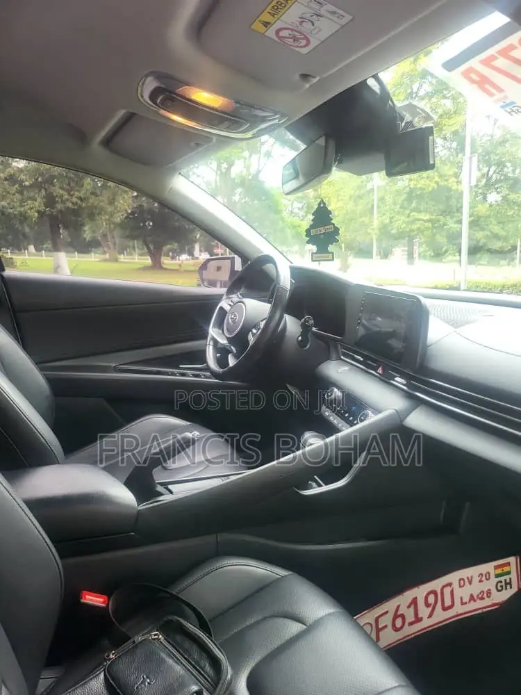 Hyundai Elantra Limited 2021 White