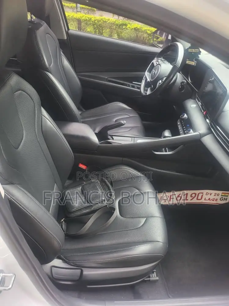 Hyundai Elantra Limited 2021 White
