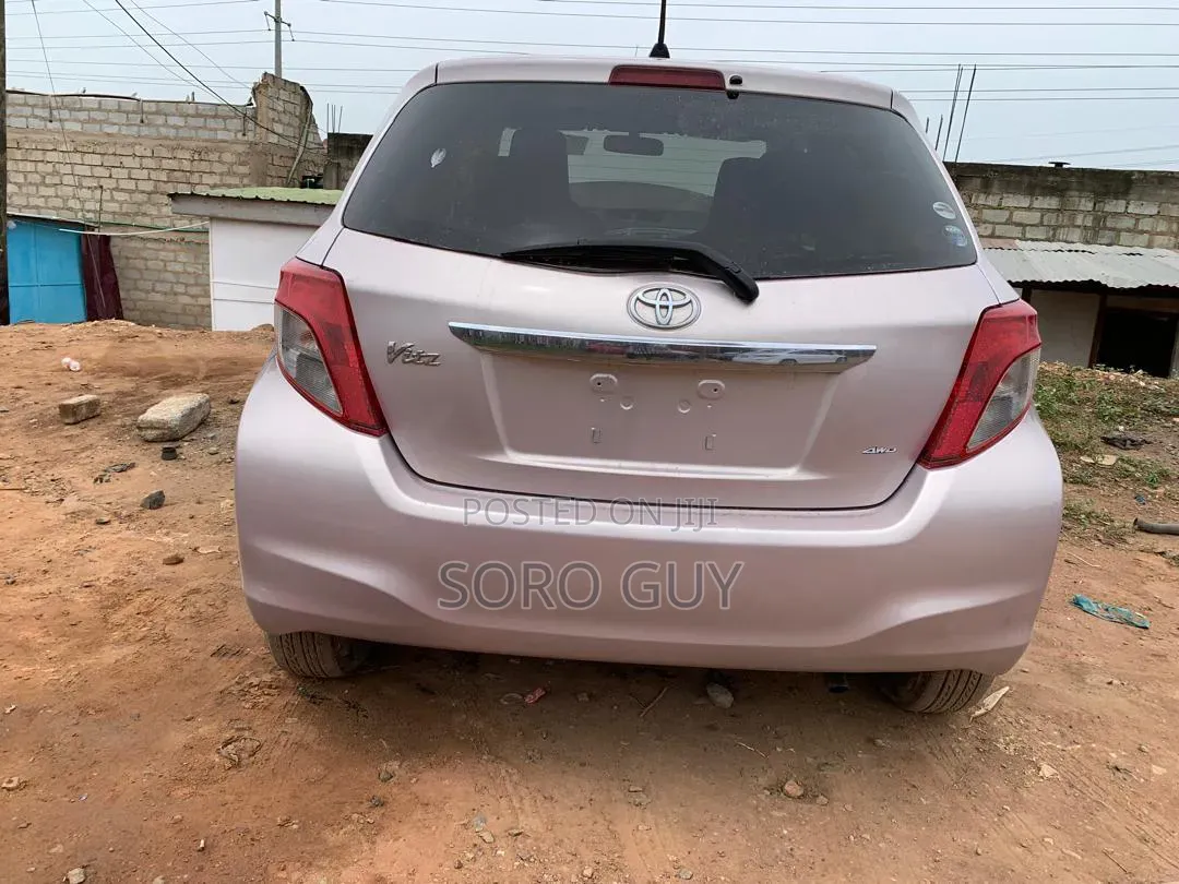 Toyota Vitz 2012