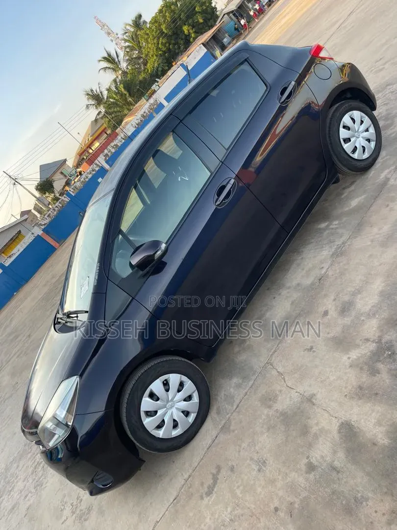Toyota Vitz 2013 Purple