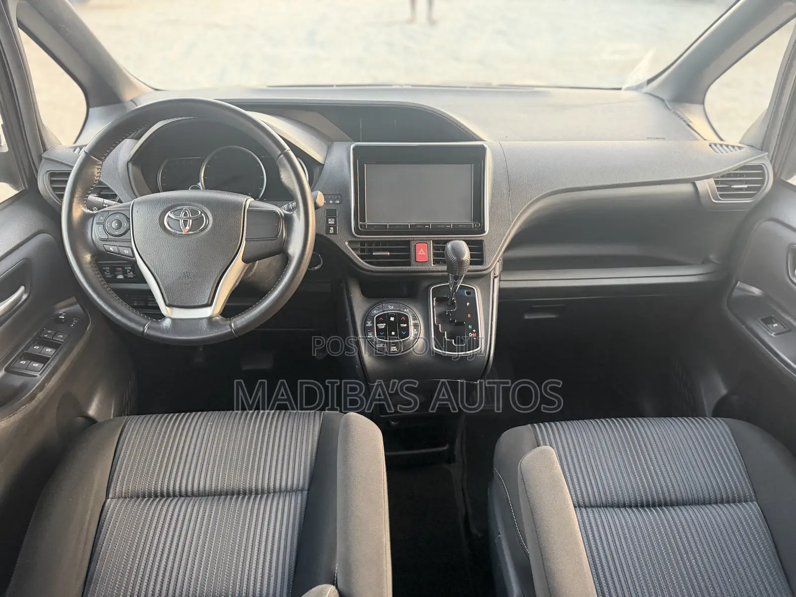 Toyota Voxy 2014 Black